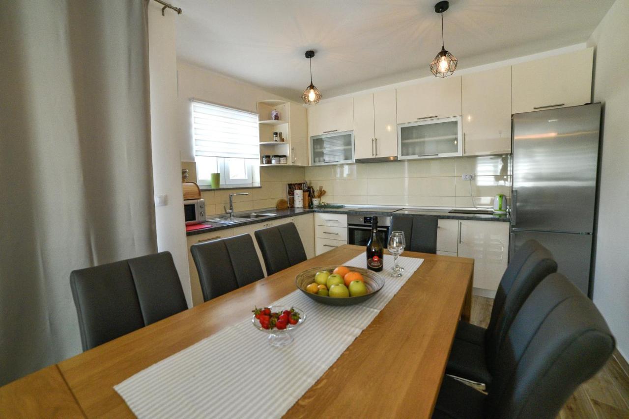 Holiday Home Mb Ражань Экстерьер фото